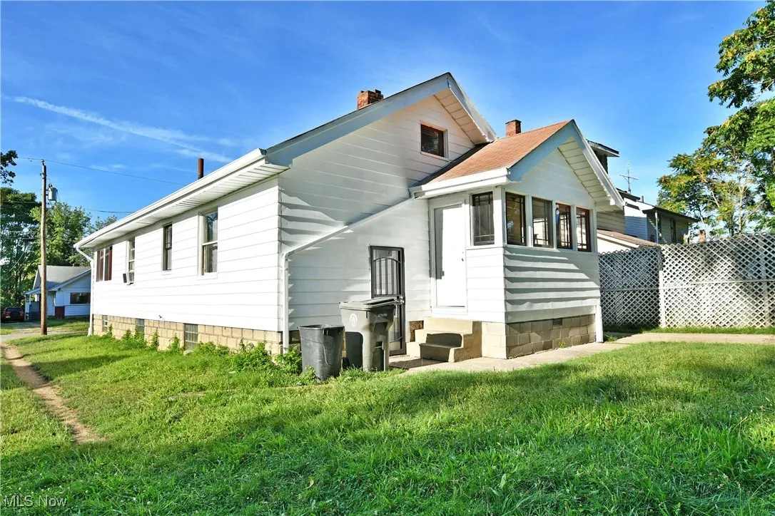 347 E Ravenwood Avenue, Youngstown, Ohio 44507,MLS Now Listing ID