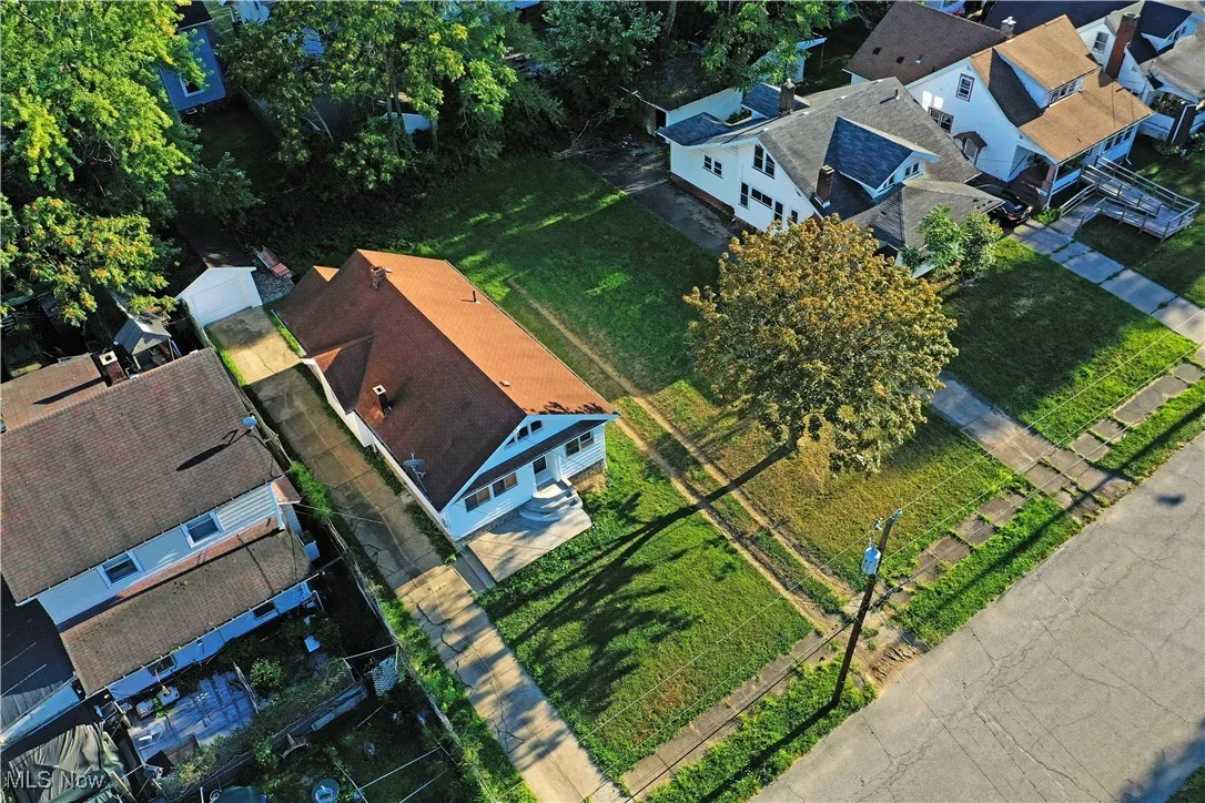 347 E Ravenwood Avenue, Youngstown, Ohio 44507,MLS Now Listing ID