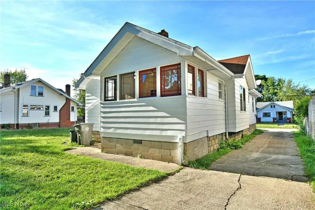 347 E Ravenwood Avenue, Youngstown, Ohio 44507,MLS Now Listing ID