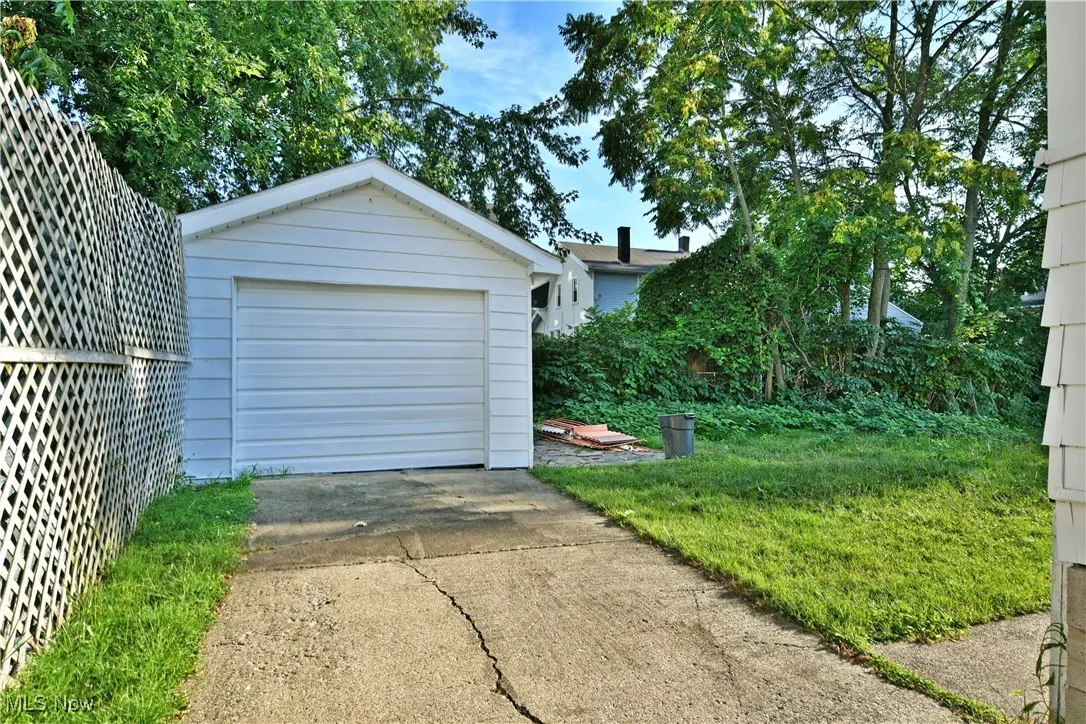 347 E Ravenwood Avenue, Youngstown, Ohio 44507,MLS Now Listing ID