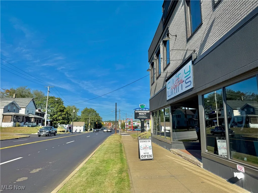 Your entrance and main parking area is here! Right off of Lincoln Way Way, your customers and guests will have no problem finding this parking area.