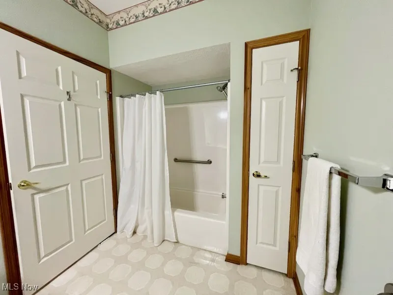 285 Village Drive, Seven Hills, Ohio 44131,MLS Now Listing ID
