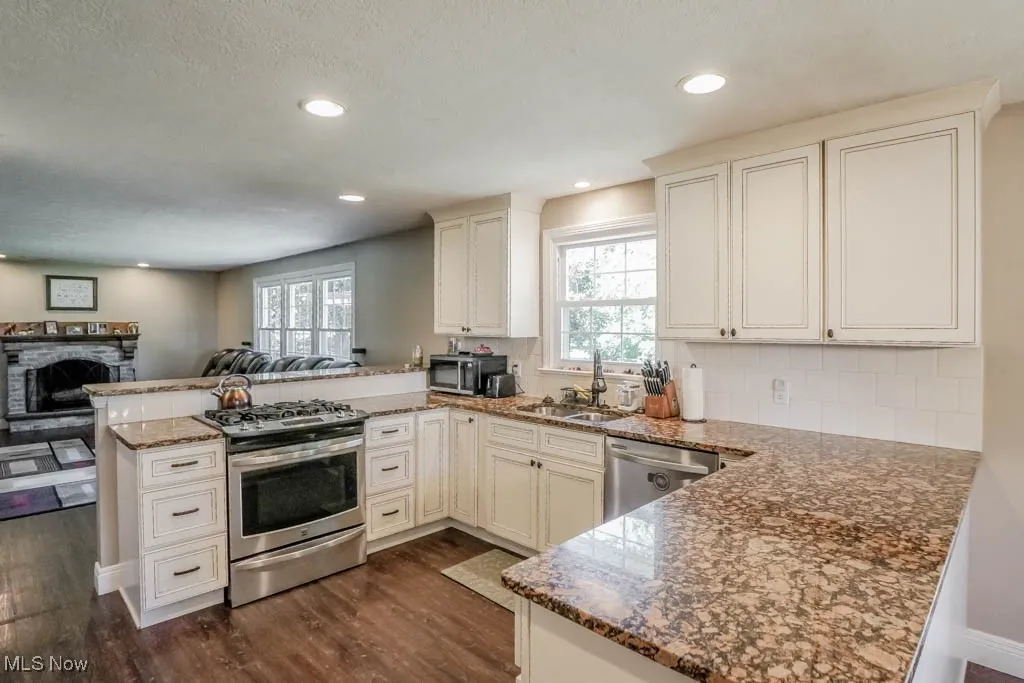 5861 Holderman Avenue, Louisville, Ohio 44641,MLS Now Listing ID