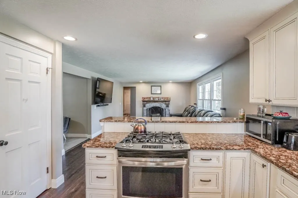 5861 Holderman Avenue, Louisville, Ohio 44641,MLS Now Listing ID