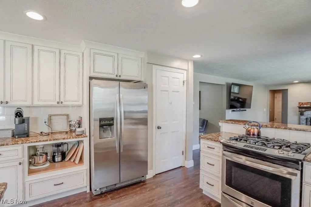 5861 Holderman Avenue, Louisville, Ohio 44641,MLS Now Listing ID