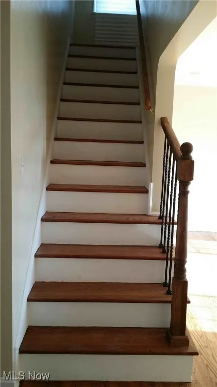 stairs to 2nd