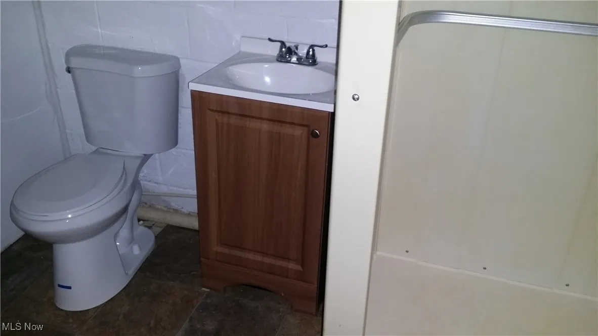 Basement full bathroom