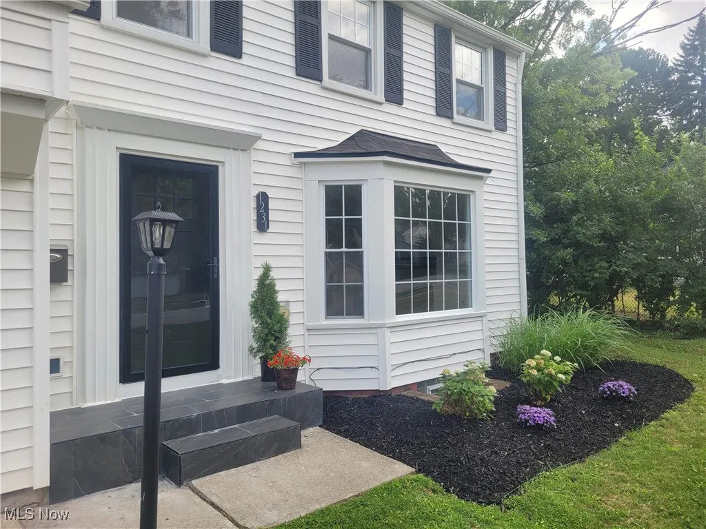 Front Entry with Slate Tiled steps