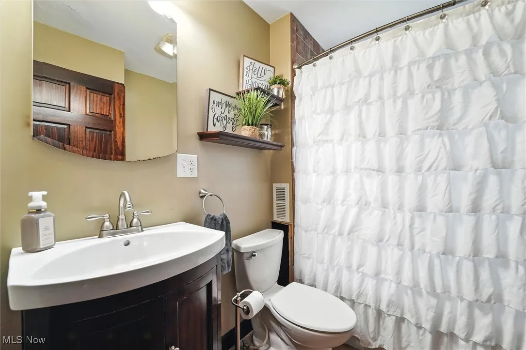 4325 E Center Street, Conneaut, Ohio 44030,MLS Now Listing ID