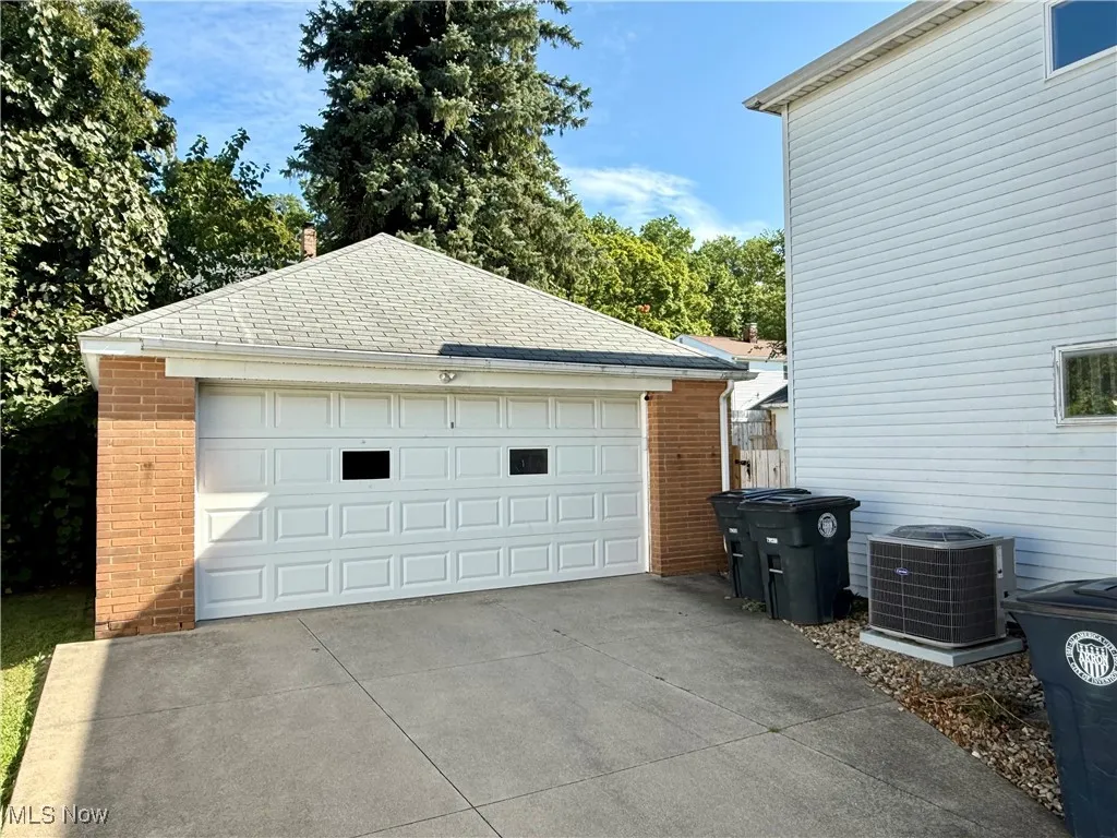 1725-1727 Liberty Drive, Akron, Ohio 44313,MLS Now Listing ID