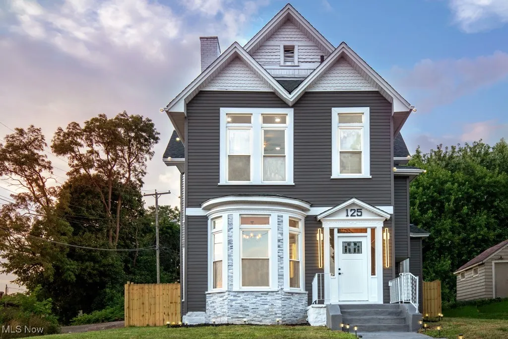 Welcome to 125 13th St NE........:)