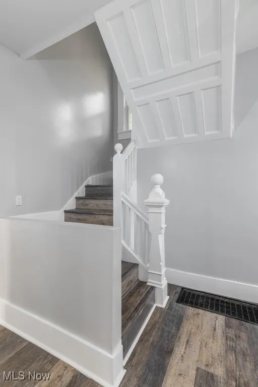Beautiful staircase to the second floor.