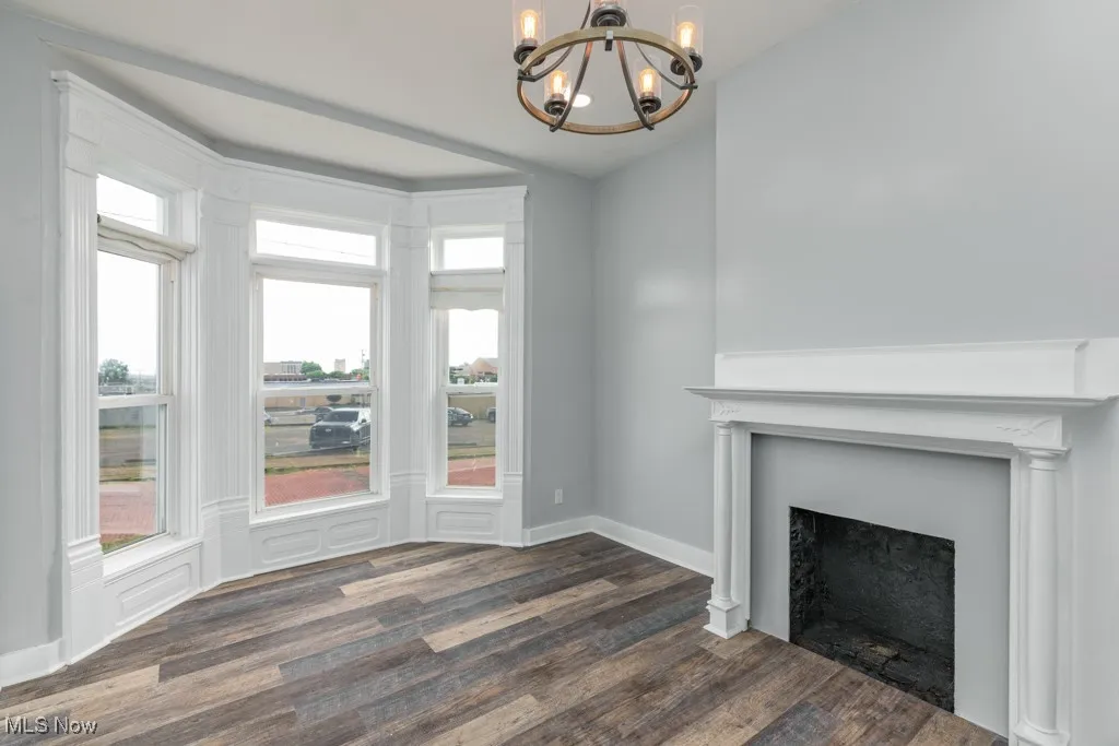 To die for, original fireplace.