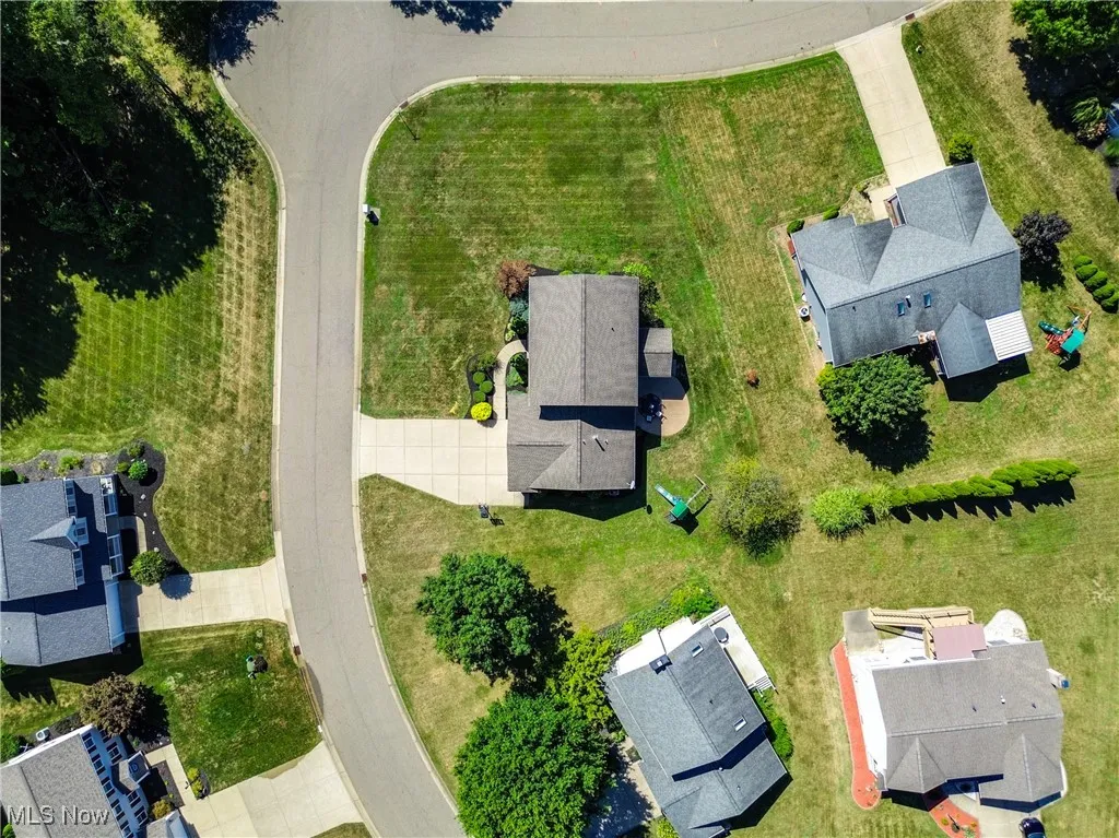 Aerial view of property and surrounding area