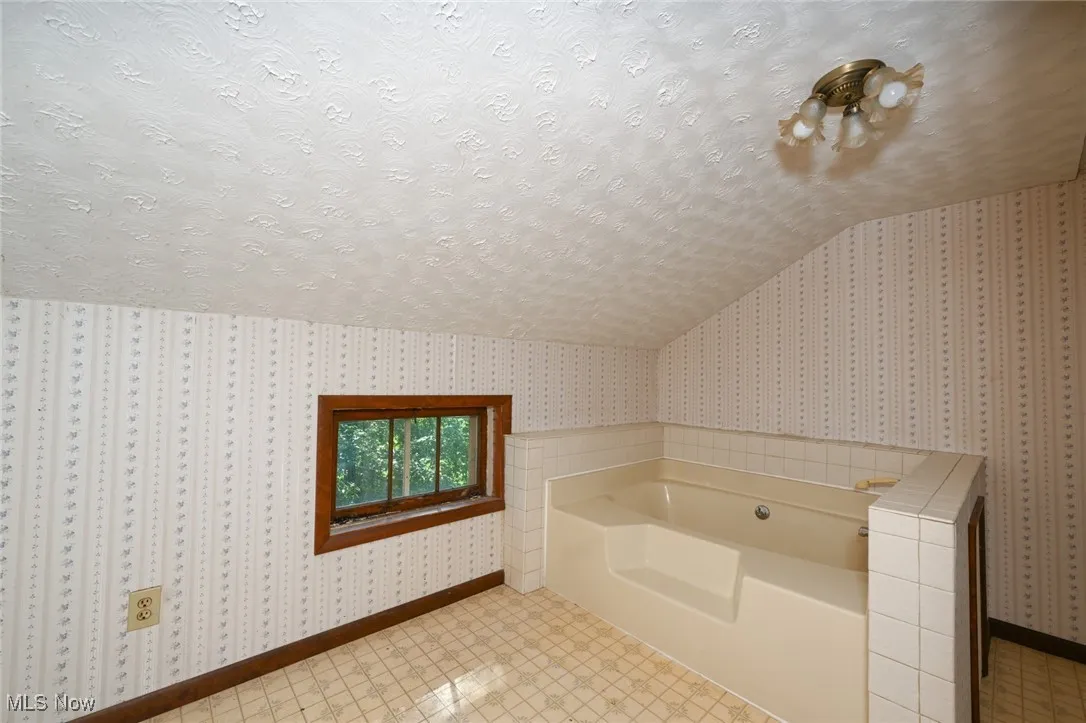 7816 Elyria Road, Medina, Ohio 44256,MLS Now Listing ID