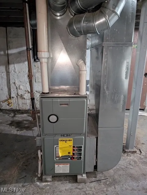 Utility room with heating unit