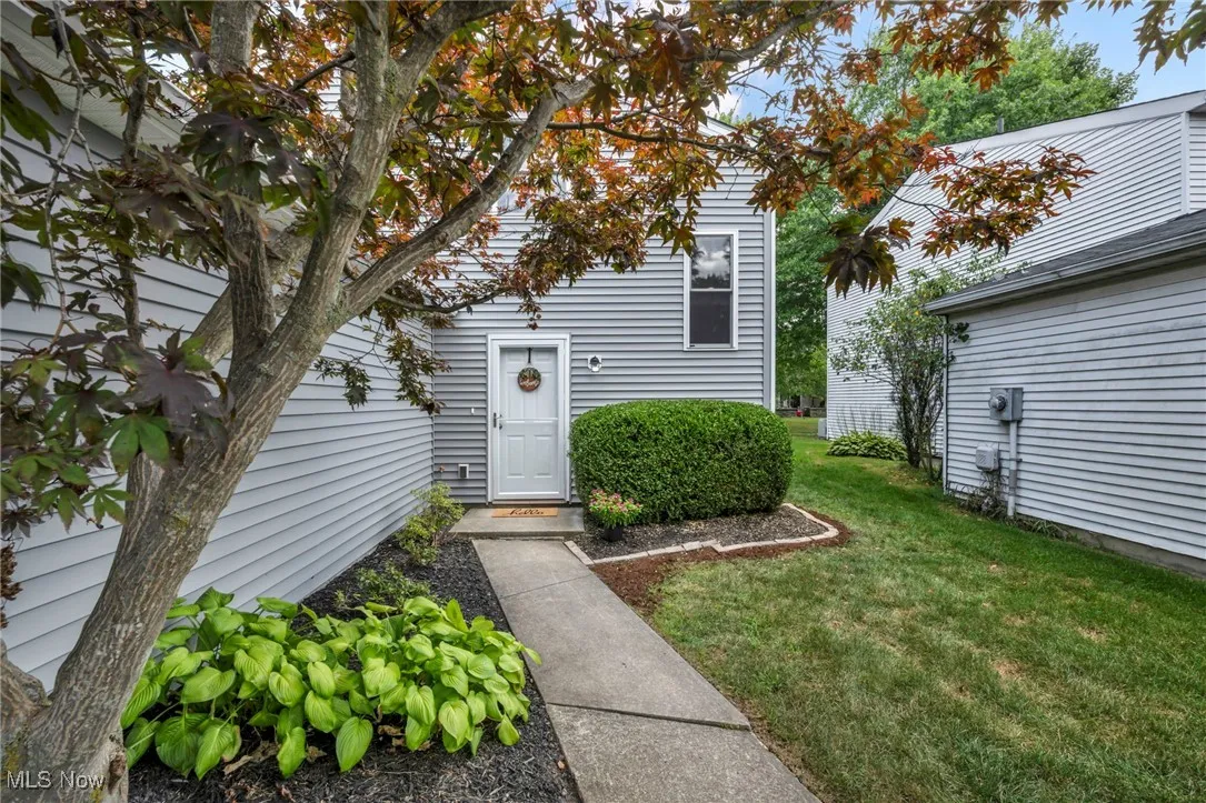 8883 Holly Lane # 32, Olmsted Falls, Ohio 44138,MLS Now Listing ID