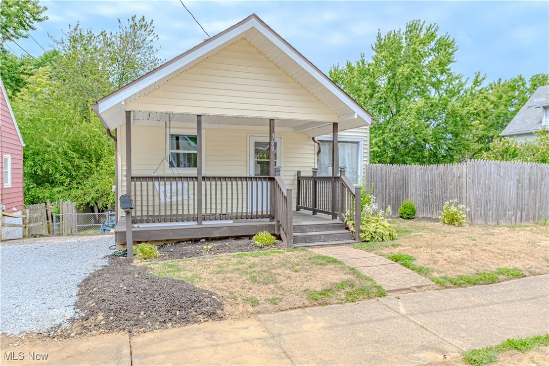 Bungalow with a porch