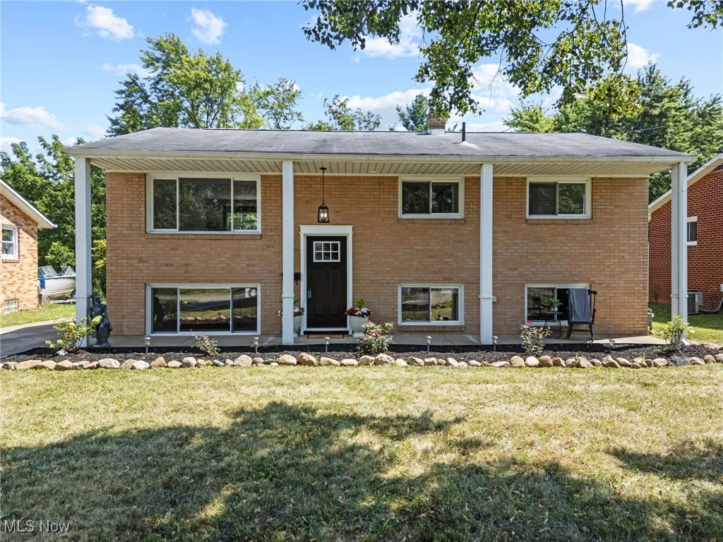Welcome to 150 Hinderer Ave SW Massillon
Perry Township, Perry Schools