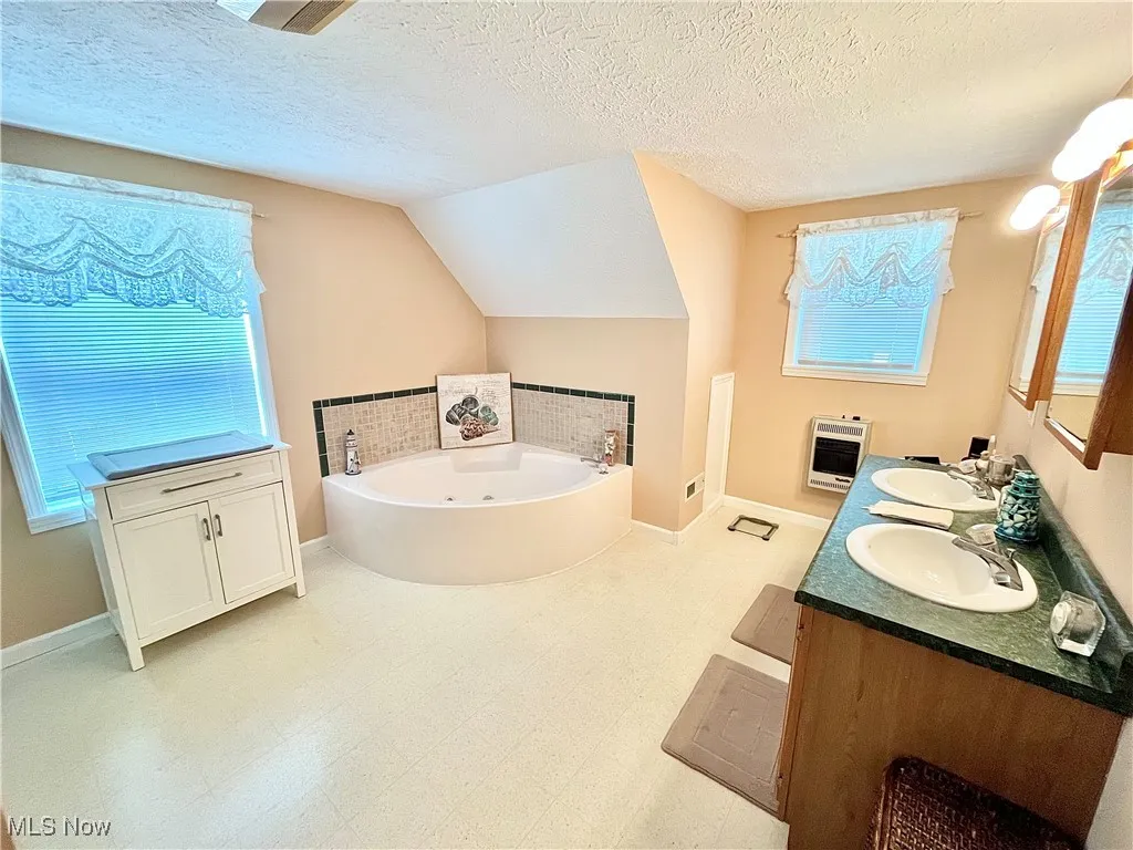 4040 E Center Street, Conneaut, Ohio 44030,MLS Now Listing ID