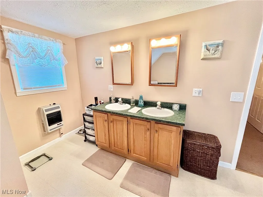 4040 E Center Street, Conneaut, Ohio 44030,MLS Now Listing ID