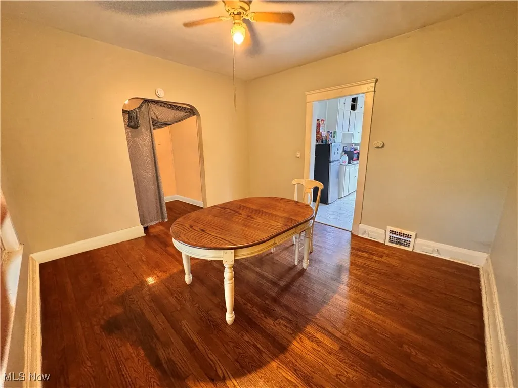 unit 4 dinning room