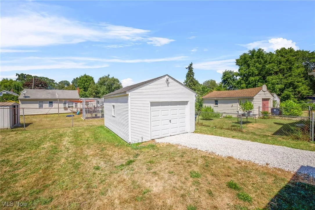 Detached garage with driveway