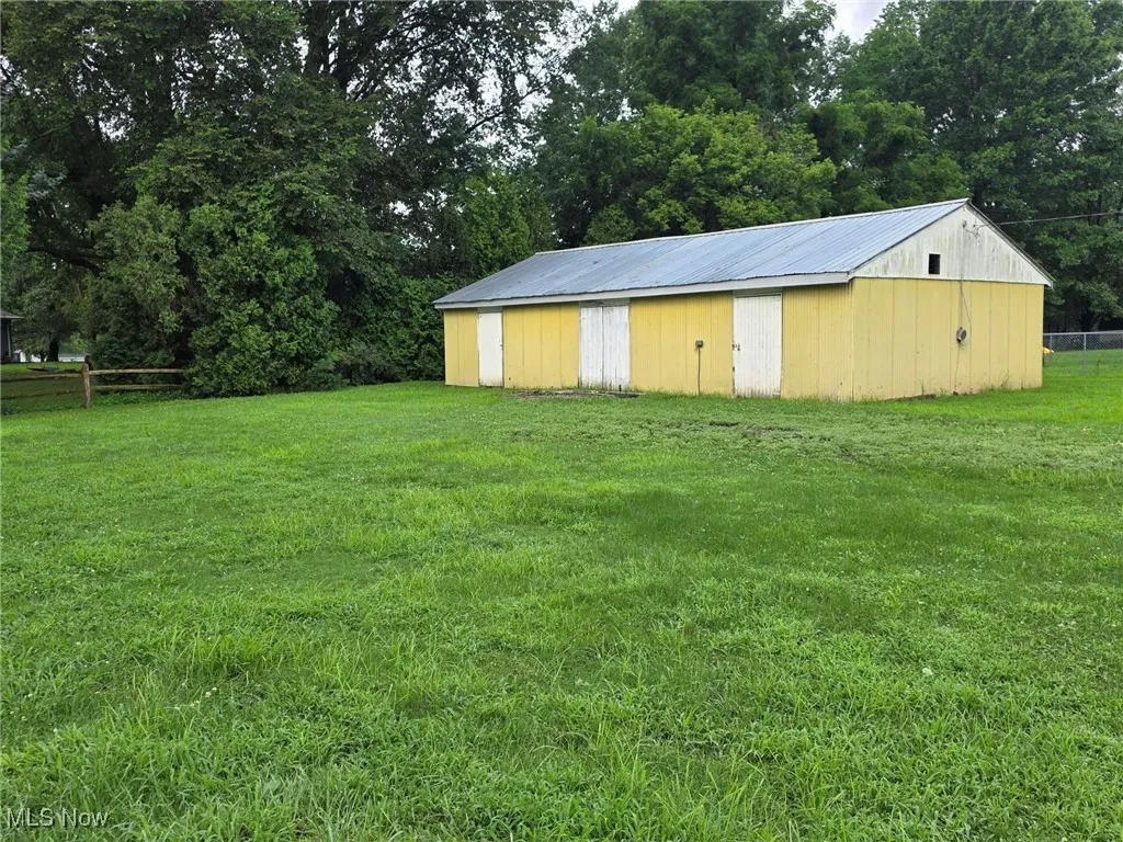 Outbuilding with electric