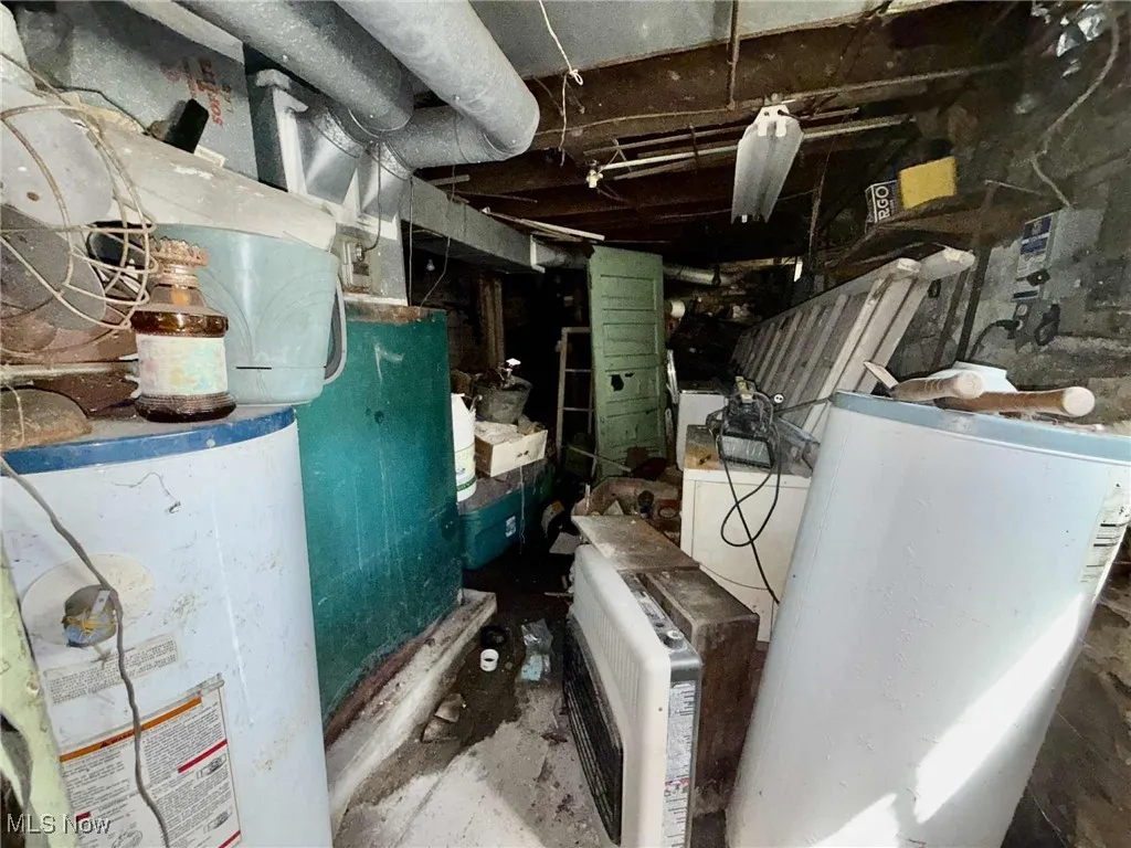 Utility room with heating unit
