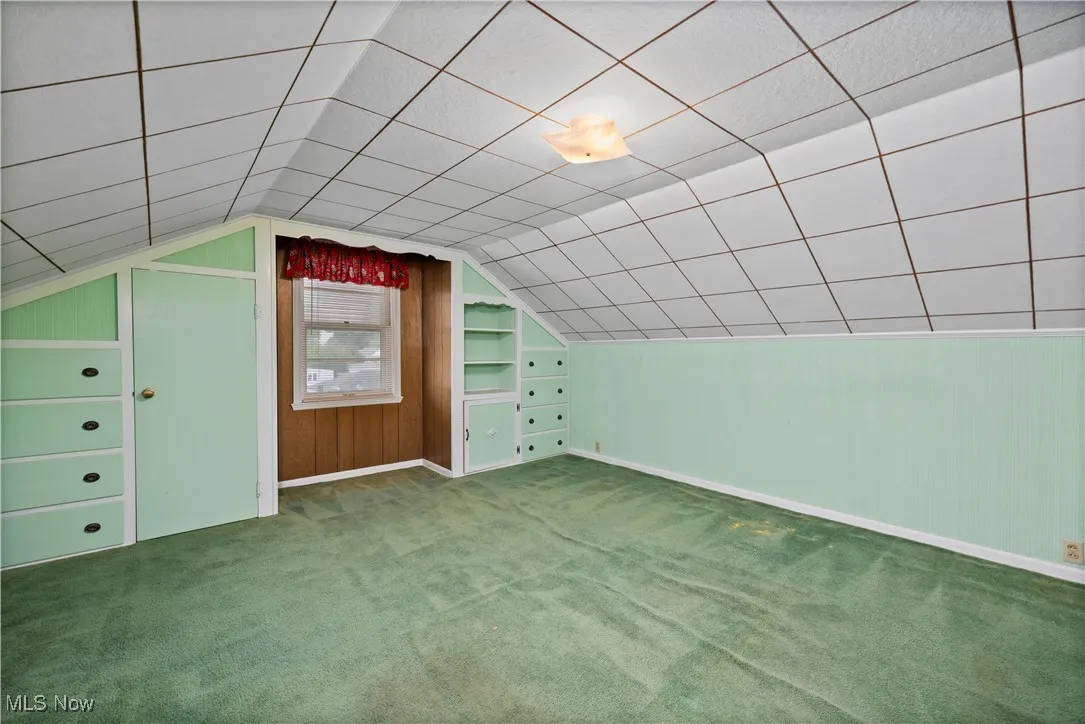 2nd level bedroom