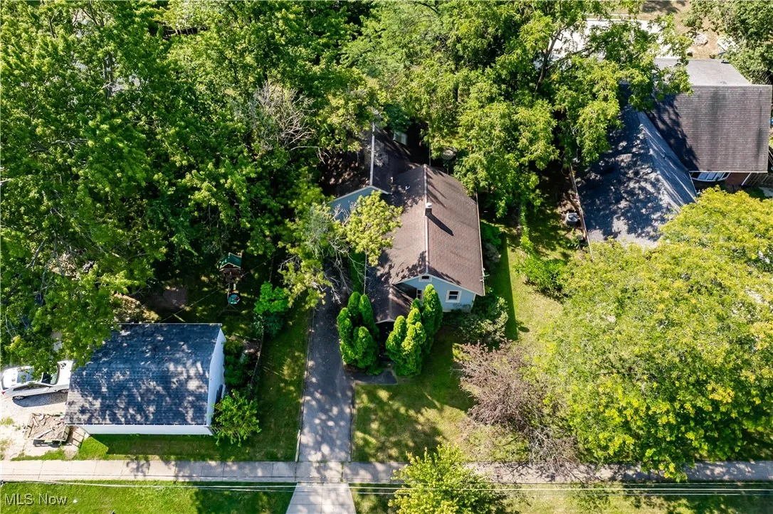 Aerial view of property and surrounding area