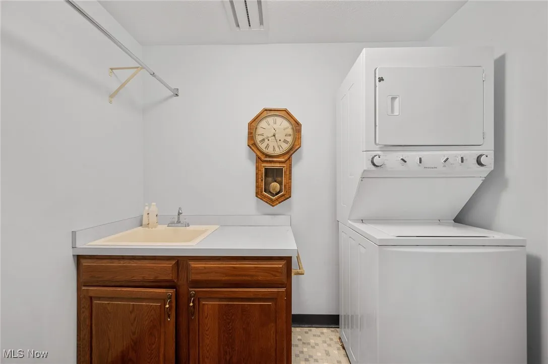 1129 Sprucewood Street, North Canton, Ohio 44720,MLS Now Listing ID