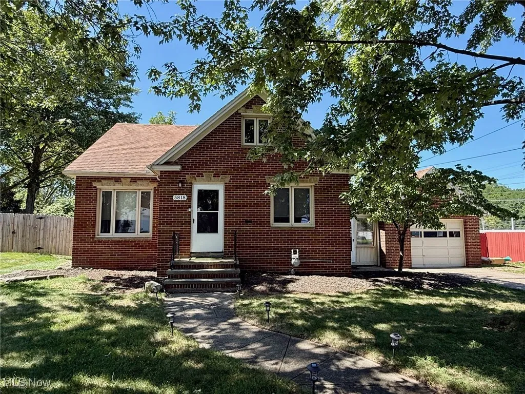5818 Chestnut Hills Drive, Parma, Ohio 44129,MLS Now Listing ID