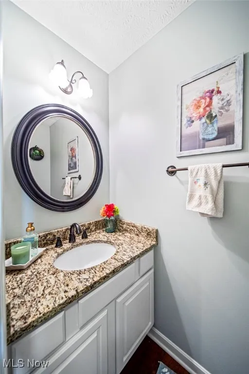 1st floor half bathroom