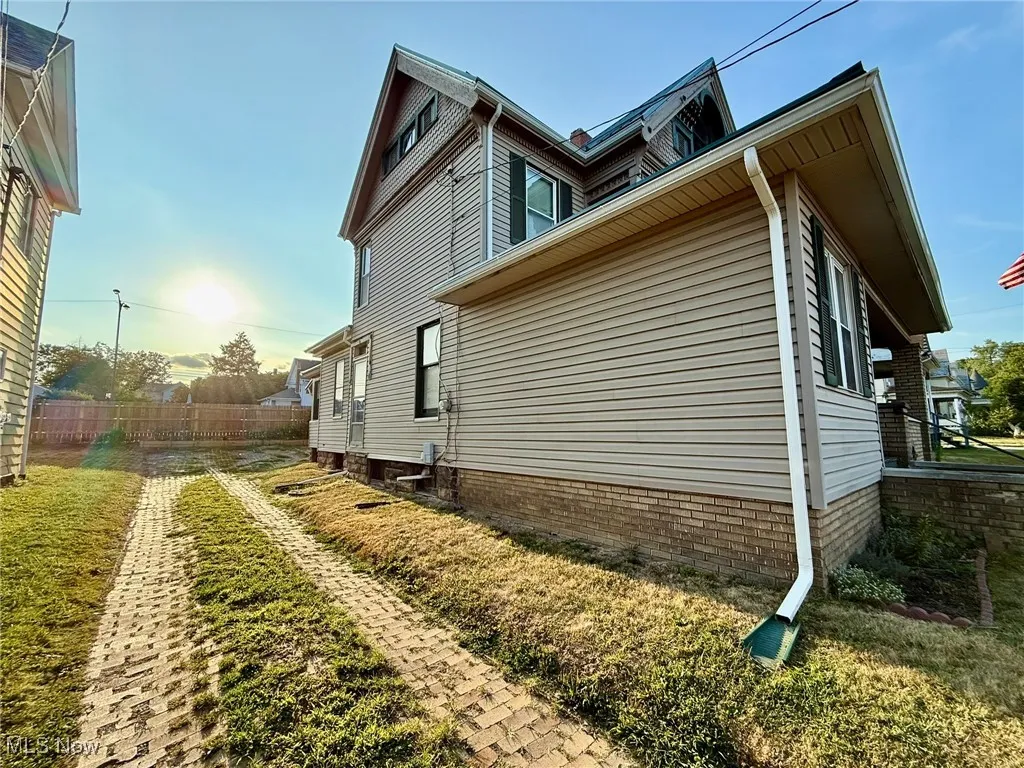 View of side of property