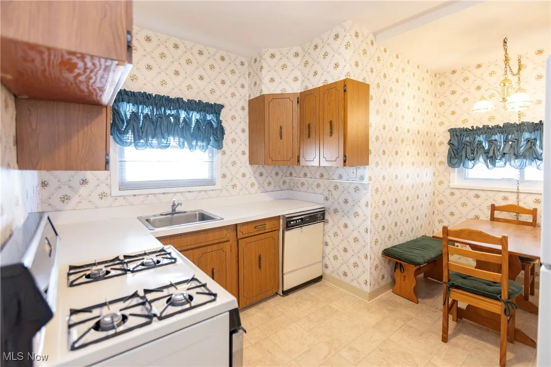 17500 Fries Avenue, Lakewood, Ohio 44107,MLS Now Listing ID