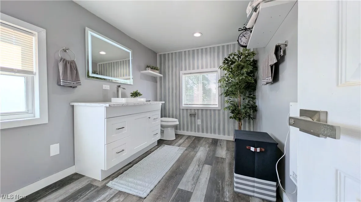 2nd Floor Bath