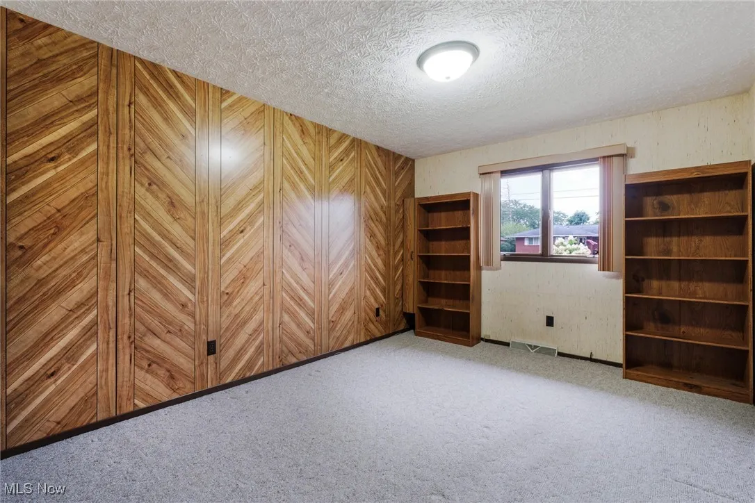 2175 Grissom Drive, Warren, Ohio 44483,MLS Now Listing ID