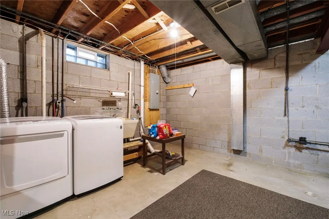 2175 Grissom Drive, Warren, Ohio 44483,MLS Now Listing ID