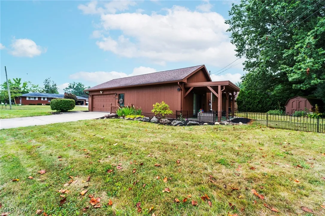 2175 Grissom Drive, Warren, Ohio 44483,MLS Now Listing ID
