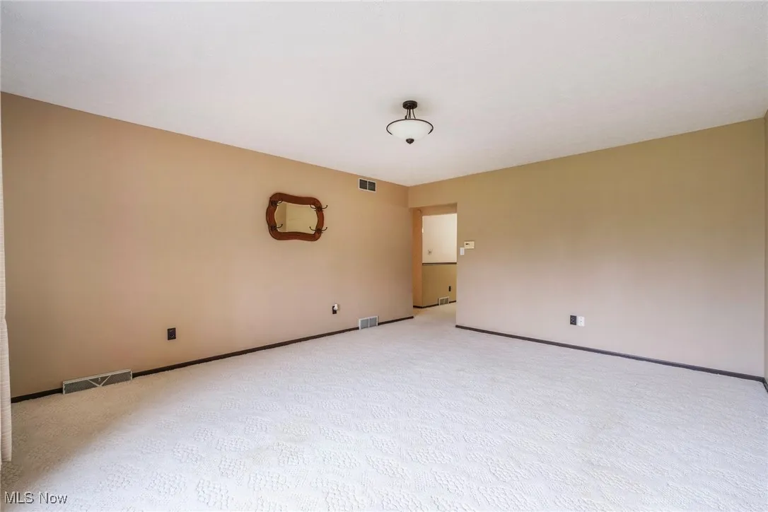 2175 Grissom Drive, Warren, Ohio 44483,MLS Now Listing ID