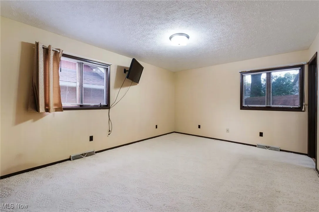 2175 Grissom Drive, Warren, Ohio 44483,MLS Now Listing ID