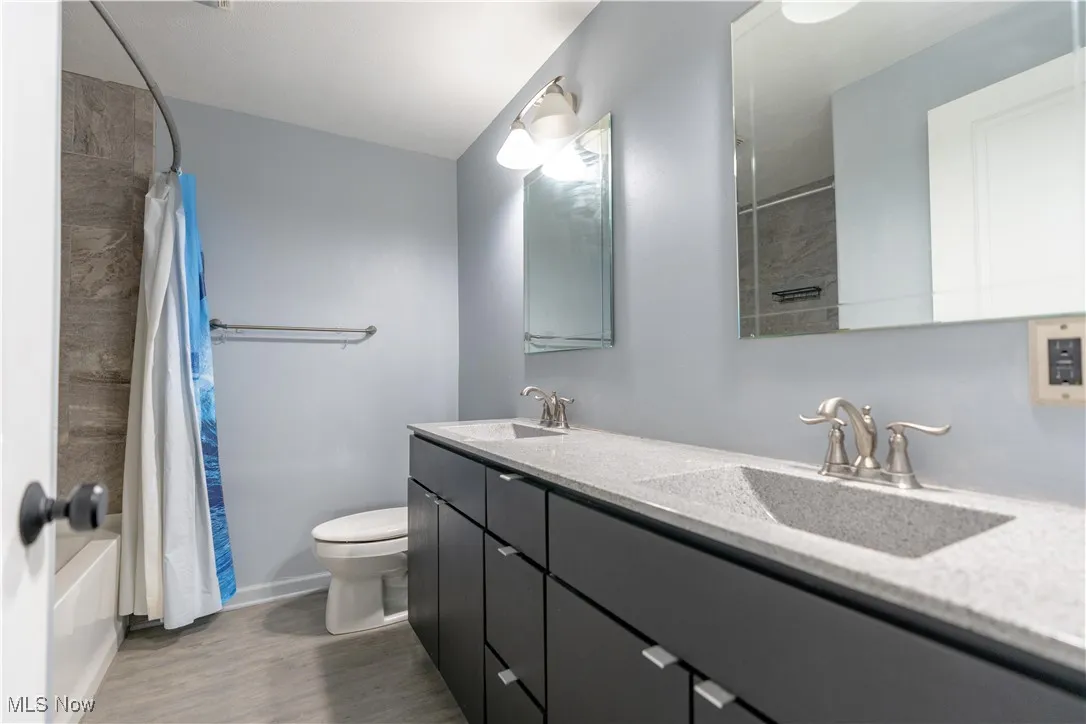 Full bath on 2nd floor