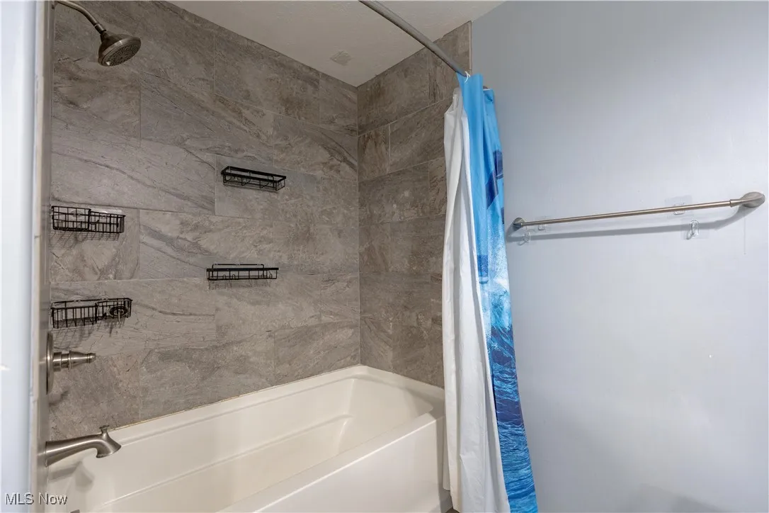 Full bath on 2nd floor
