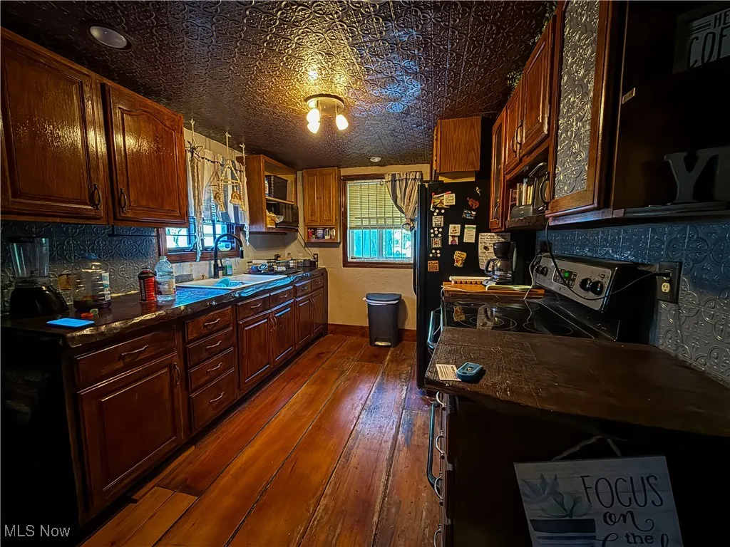 285 W Grace Street, Bedford, Ohio 44146,MLS Now Listing ID