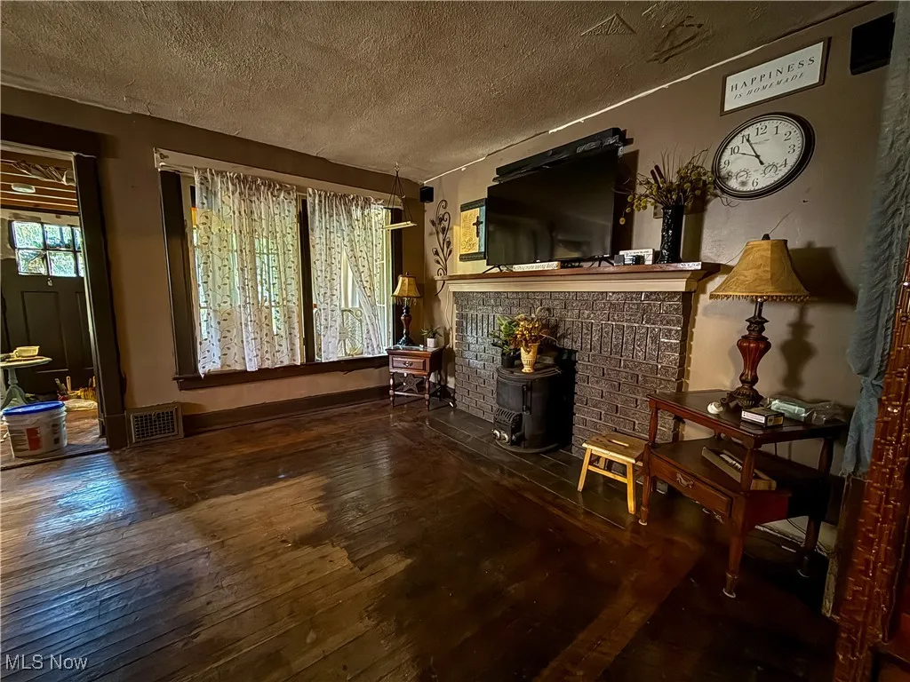 285 W Grace Street, Bedford, Ohio 44146,MLS Now Listing ID