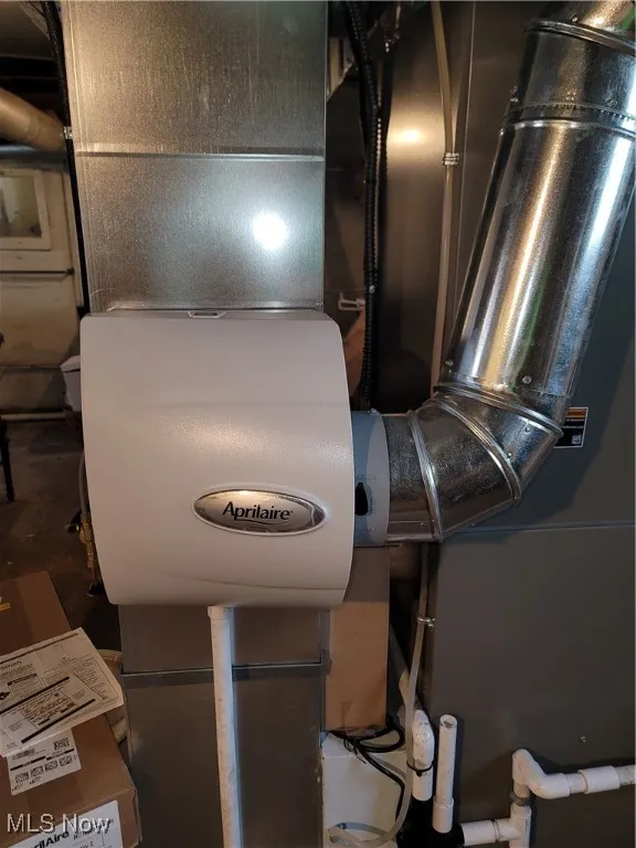 Detailed view of heating unit