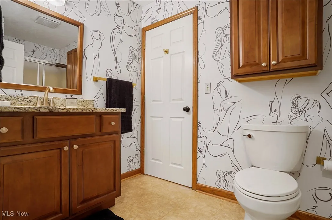 first floor FULL bath