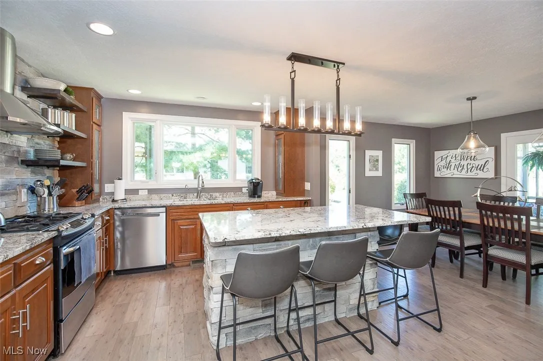 Perfectly sized kitchen island