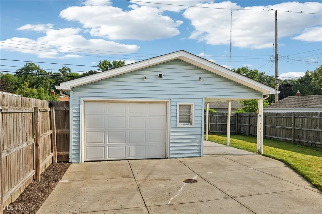 Detached garage with driveway